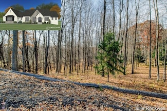 647 Crahen Ave NE, Grand Rapids, MI 49525