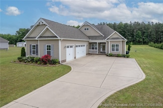 8220 Rivermist Ln, Linden, NC 28356