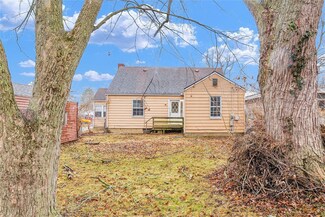 1056 W King St, Decatur, IL 62522