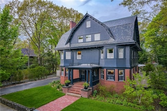 560 Angell St, Providence, RI 02906