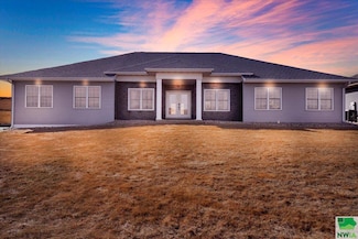 1105 S Falcon Ct, Hinton, IA 51024
