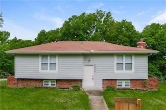 6808 NW Victor Dr, Kansas City, MO 64152