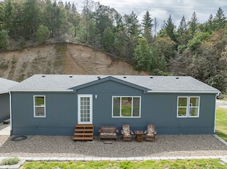 445 Tina Way, Grants Pass, OR 97526