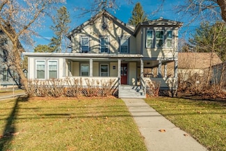 117 Elm St, Manchester Center, VT 05255