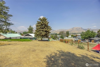303 E Nebraska St, Chelan, WA 98816