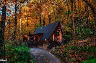 1121 Ski Mountain Rd, Gatlinburg, TN 37738