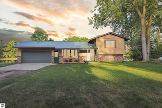 4888 W Jackson Rd, Alma, MI 48801