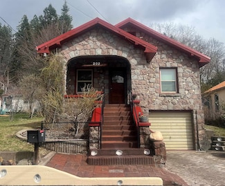 202 S A St, Mount Shasta, CA 96067