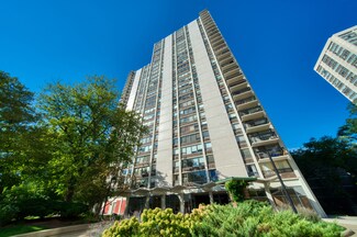 1460 N Sandburg Terrace Unit 1910A, Chicago, IL 60610