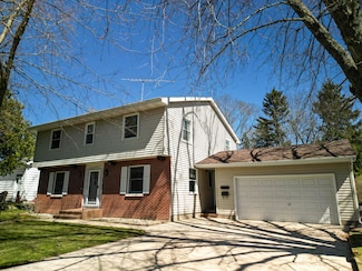 734 N Stewart Ave, Fremont, MI 49412