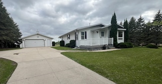 W853 Klondike Rd, Berlin, WI 54923