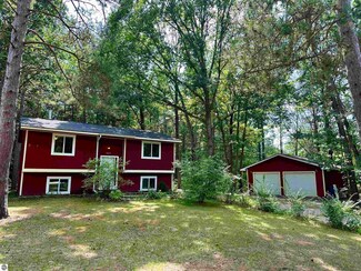 10031 Tenor Dr, Interlochen, MI 49643