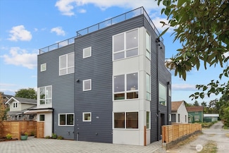 745 N 71st St, Seattle, WA 98103