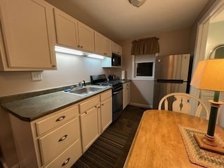2 Essex Dr Unit 2, Hudson, MA 01749