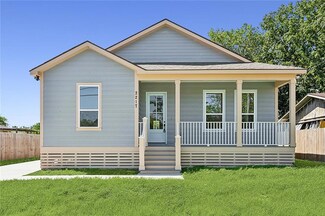 2217 Riverbend Dr, Violet, LA 70092