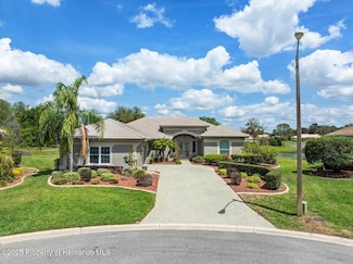 9032 Cypress Glen Ct, Weeki Wachee, FL 34613