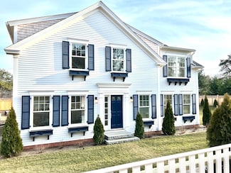 17 10th St S, Edgartown, MA 02539