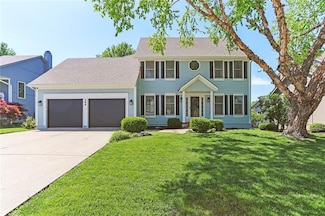 286 SE Sumpter Ct, Lees Summit, MO 64063