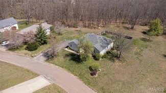 10415 Summerfield Dr, Rolla, MO 65401