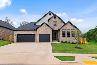 1523 Padova Ave, Tontitown, AR 72770