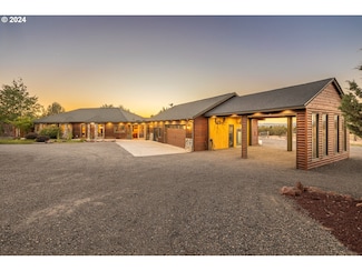 8101 SW Desert Sage Ln, Powell Butte, OR 97753