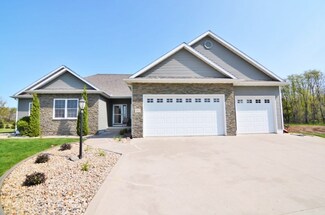 1887 E Legacy Ln, Winona Lake, IN 46590