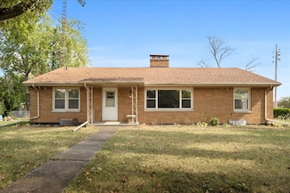 2202 E Oakland Ave, Bloomington, IL 61701