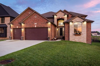 17070 Chianti Ct, Macomb, MI 48042