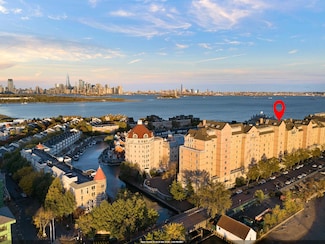208 Shearwater Ct W Unit 31, Jersey City, NJ 07305