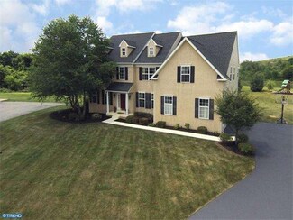6004 Shady Wood Cir, Collegeville, PA 19426