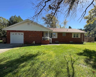 76 Eastwood Dr, Hutchinson, KS 67502