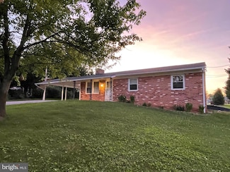 181 Muse St, Falling Waters, WV 25419