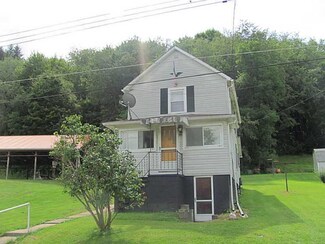 94 4th St, Aultman, PA 15713