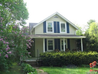 275 Prospect St, Lee, MA 01238