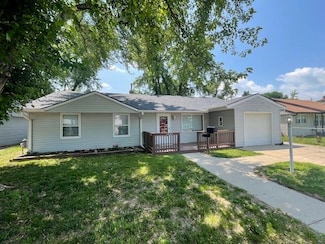 1205 Mayper Dr, Carter Lake, IA 51510