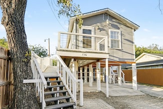 736 Salinas St, Seguin, TX 78155