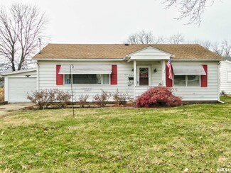 748 Memorial Dr, Macomb, IL 61455