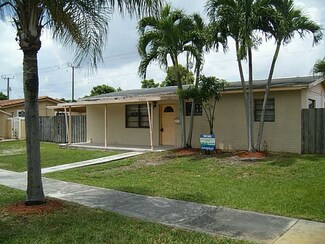 7925 NW 171st St, Hialeah, FL 33015