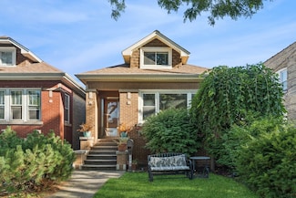 5514 W Newport Ave, Chicago, IL 60641