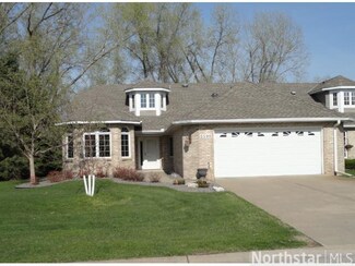 5596 Dunlap Ave N, Saint Paul, MN 55126