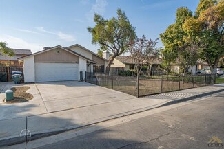 5513 Dustin St, Bakersfield, CA 93307