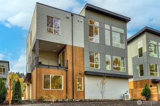 10626 E Riverside Dr, Bothell, WA 98011