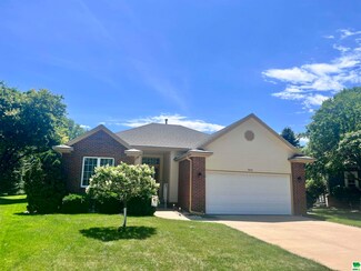 165 Prairie Bend, North Sioux City, SD 57049