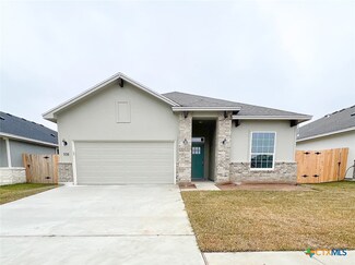 108 Persimmon Ct, Victoria, TX 77904