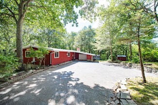 4 Captain Richards Ln, Northport, NY 11768