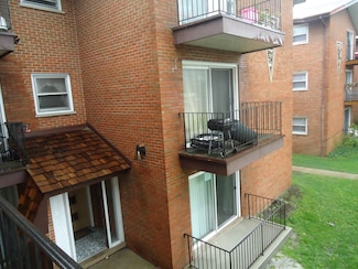 7323 W 79th St Unit B1, Bridgeview, IL 60455