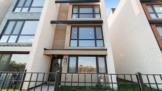 3124 S Benson St Unit 6, Chicago, IL 60608