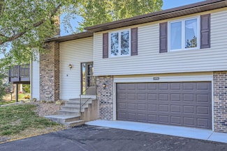 9378 Kingsview Ln N, Maple Grove, MN 55369