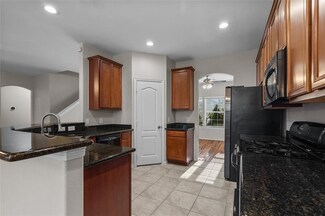 115 Sunset Falls Dr, La Marque, TX 77568