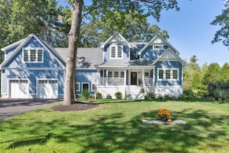 28 River Locks Rd, Kennebunk, ME 04043
